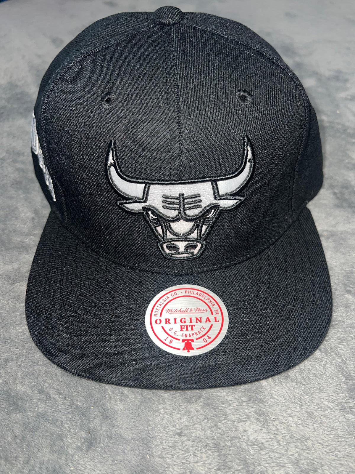 Chicago Bulls Mitchell & Ness Original Fit Snapback – Black